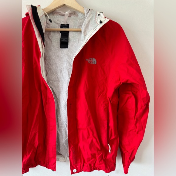 ⛺️ SOLD ⛺️ The North Face Women’s Hyvent Venture Rain Coat Jacket - Picture 3 of 10